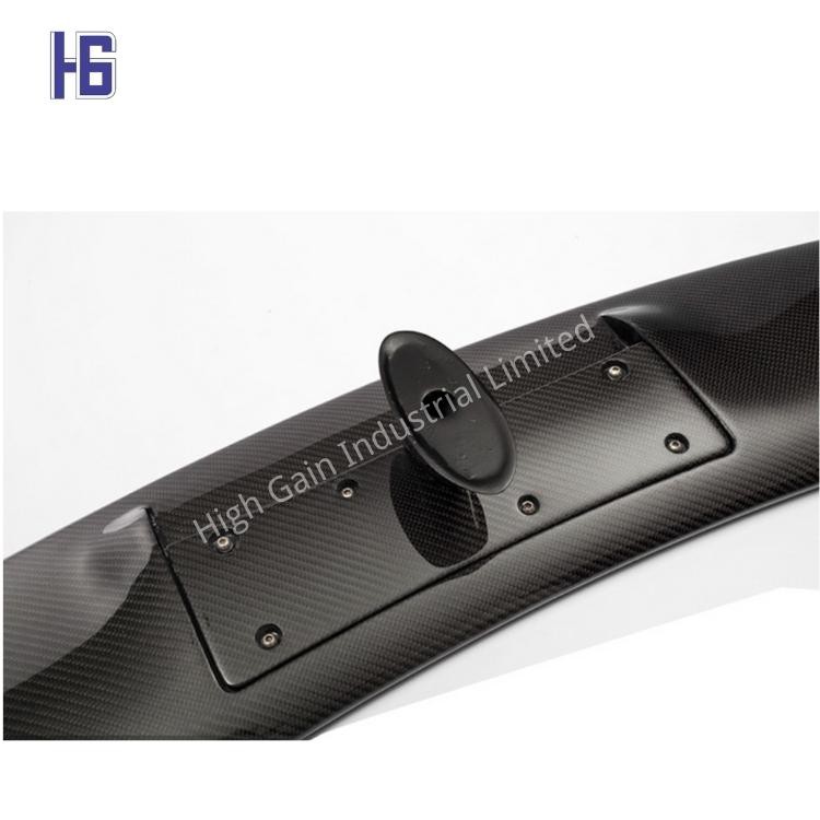 Автомобільні деталі, модифіковані вуглецевим волокном